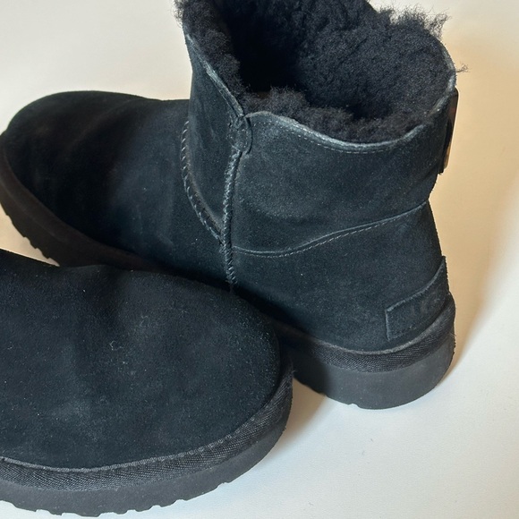 Authentic Ugg Classic Mini Bailey Side Buckle Boots - Picture 8 of 16